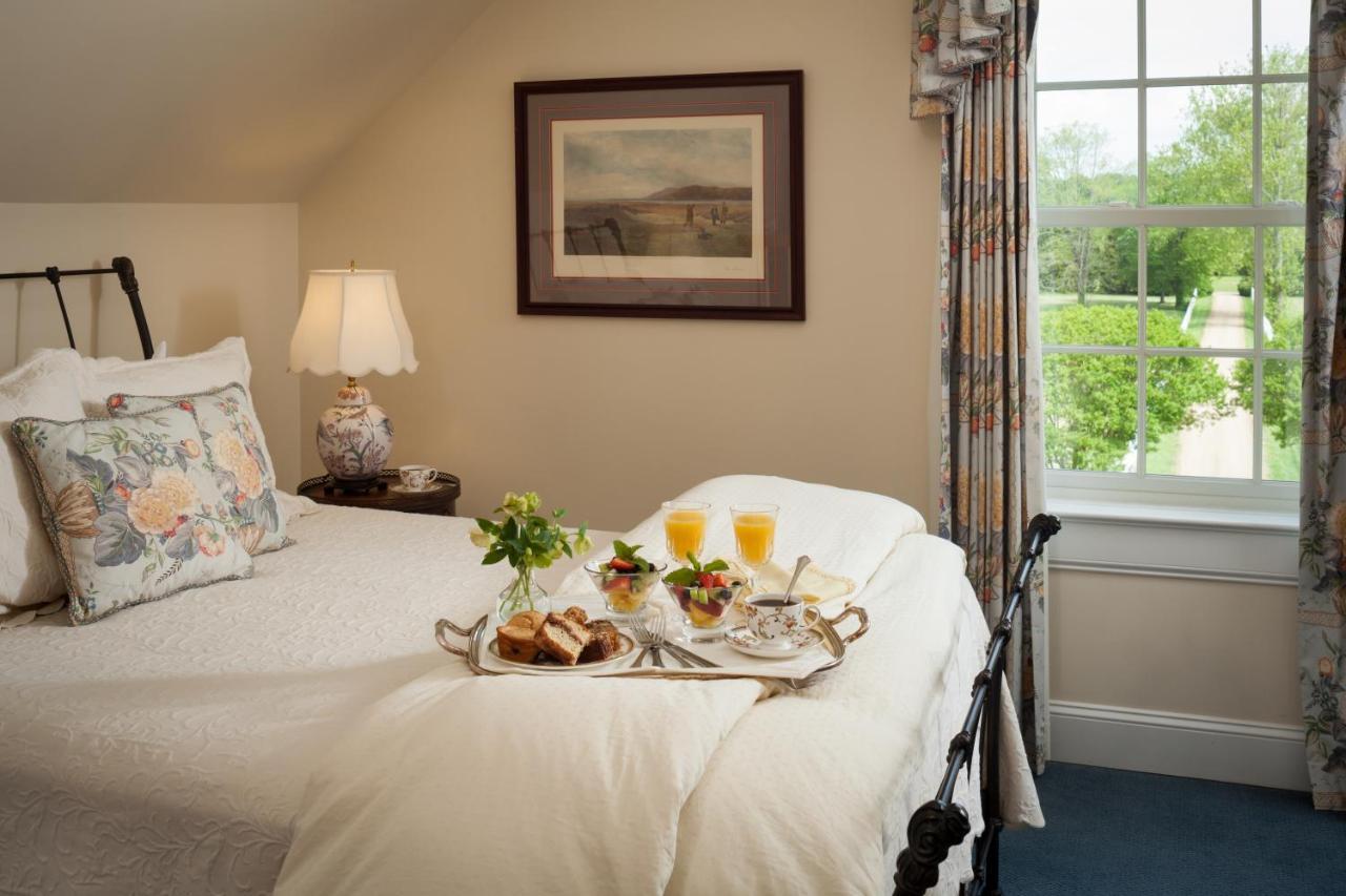 Inn At Warner Hall Gloucester Εξωτερικό φωτογραφία