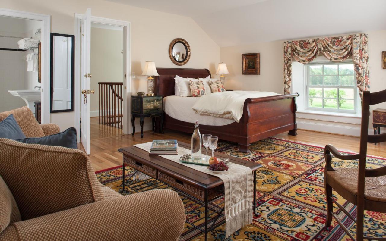 Inn At Warner Hall Gloucester Εξωτερικό φωτογραφία