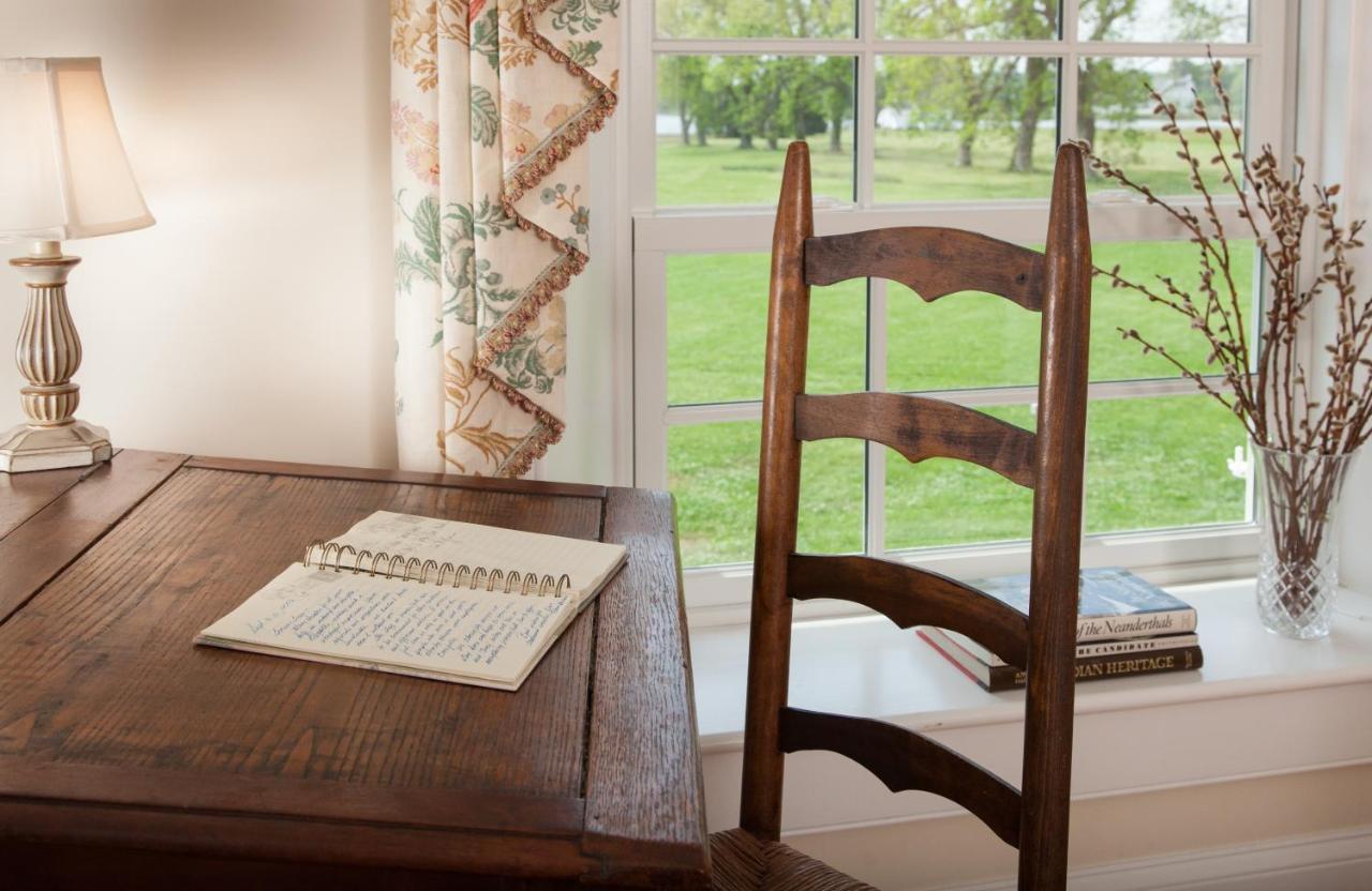 Inn At Warner Hall Gloucester Εξωτερικό φωτογραφία