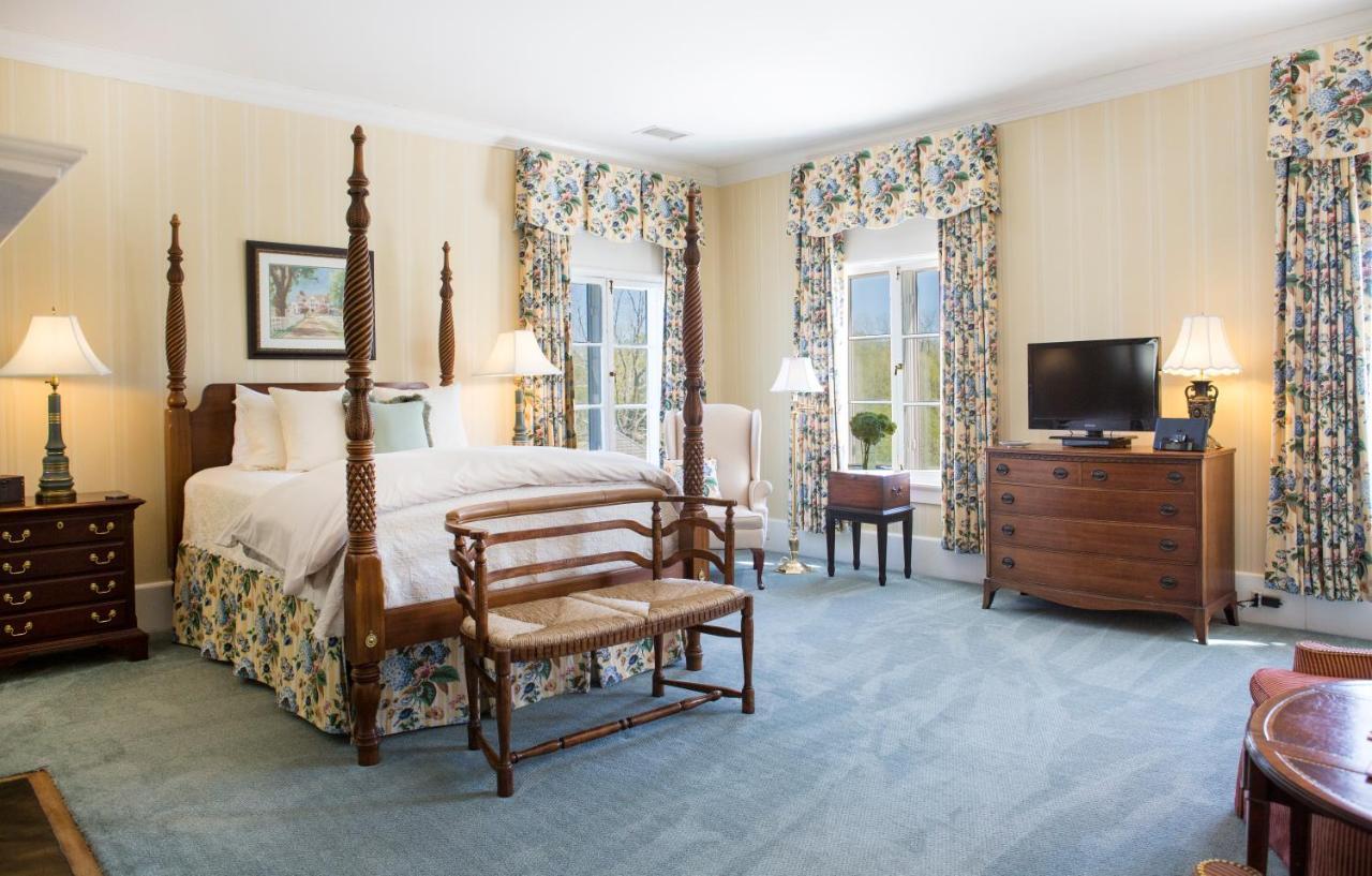 Inn At Warner Hall Gloucester Εξωτερικό φωτογραφία