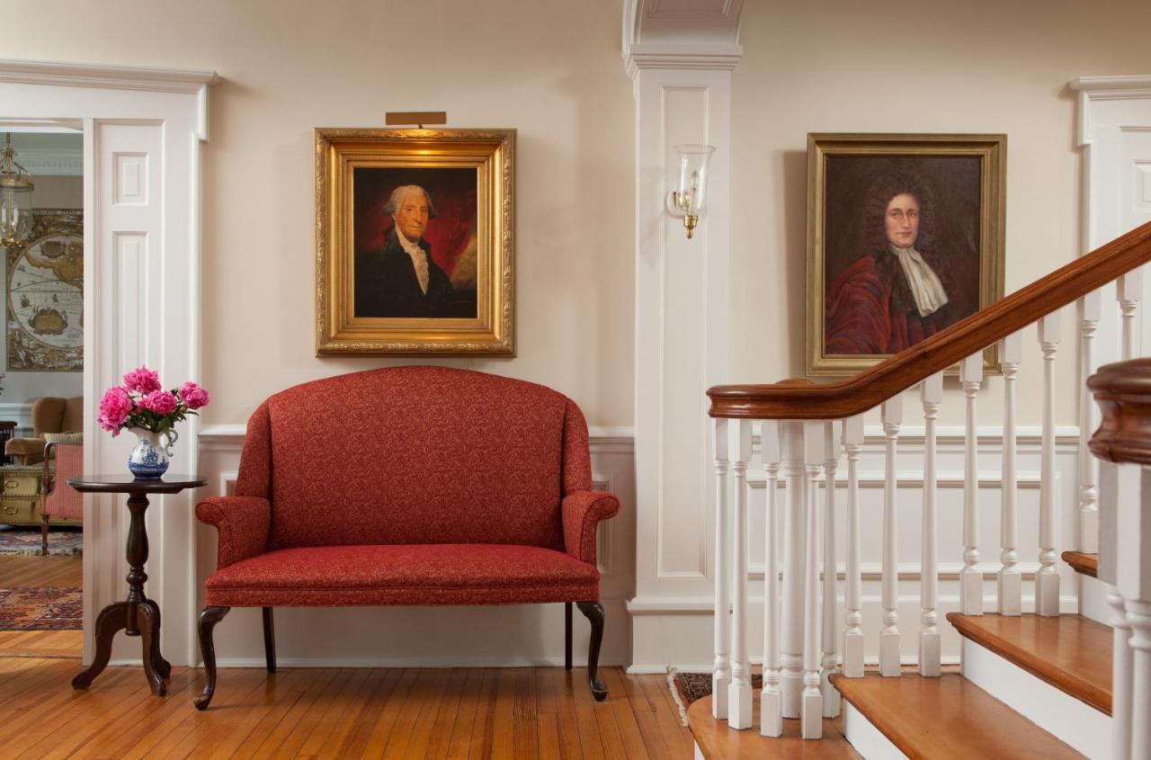 Inn At Warner Hall Gloucester Εξωτερικό φωτογραφία