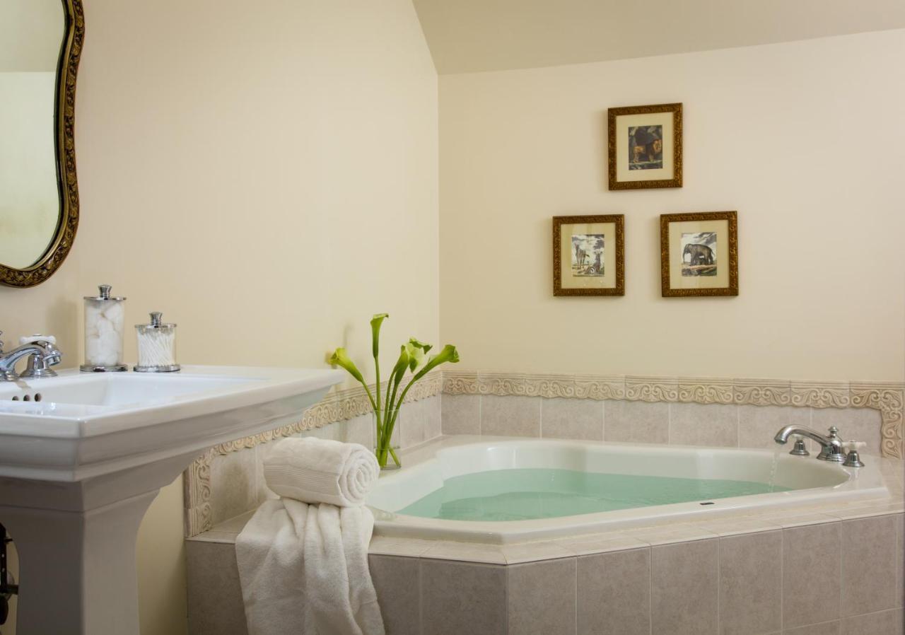 Inn At Warner Hall Gloucester Δωμάτιο φωτογραφία