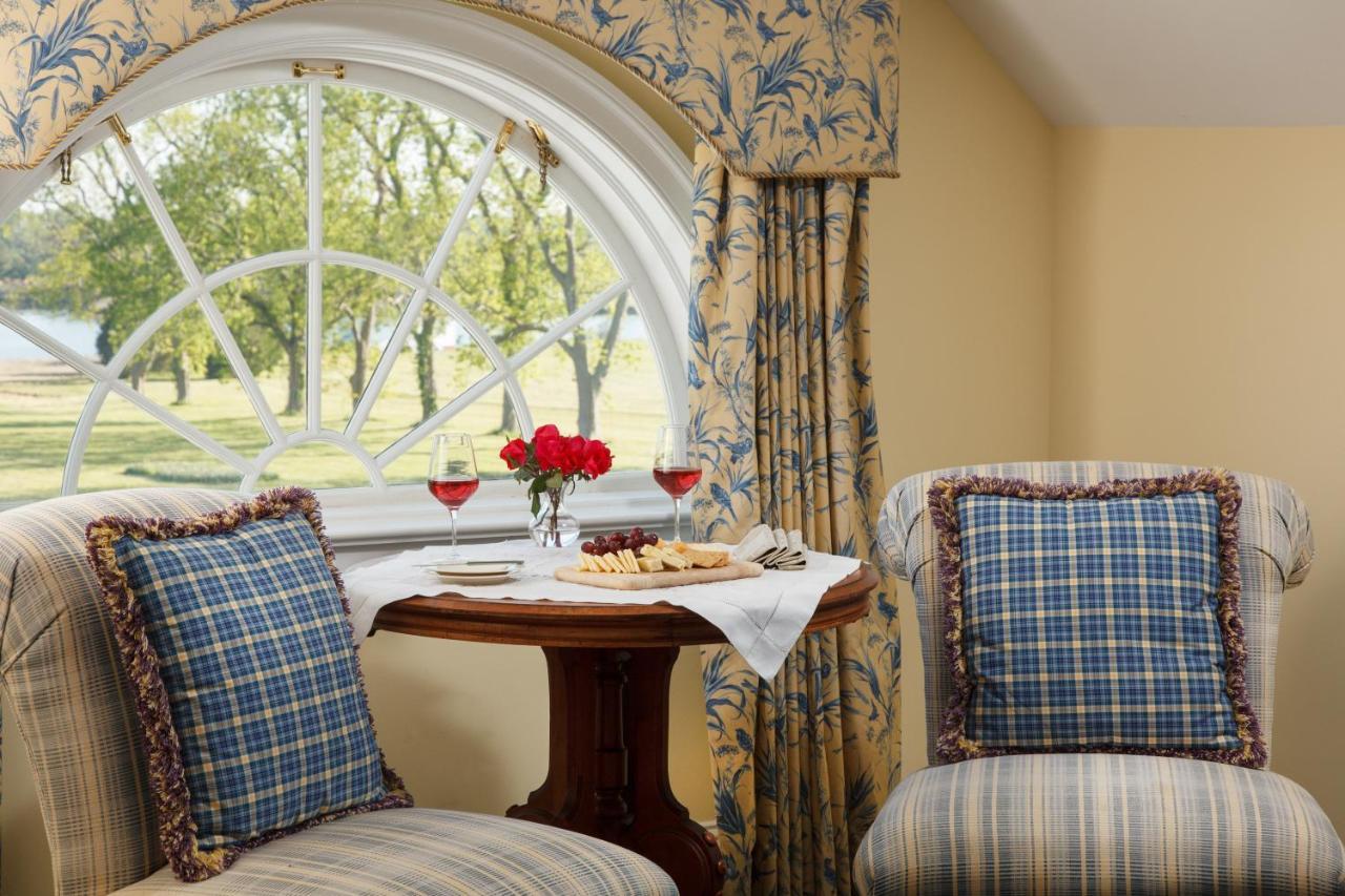 Inn At Warner Hall Gloucester Εξωτερικό φωτογραφία