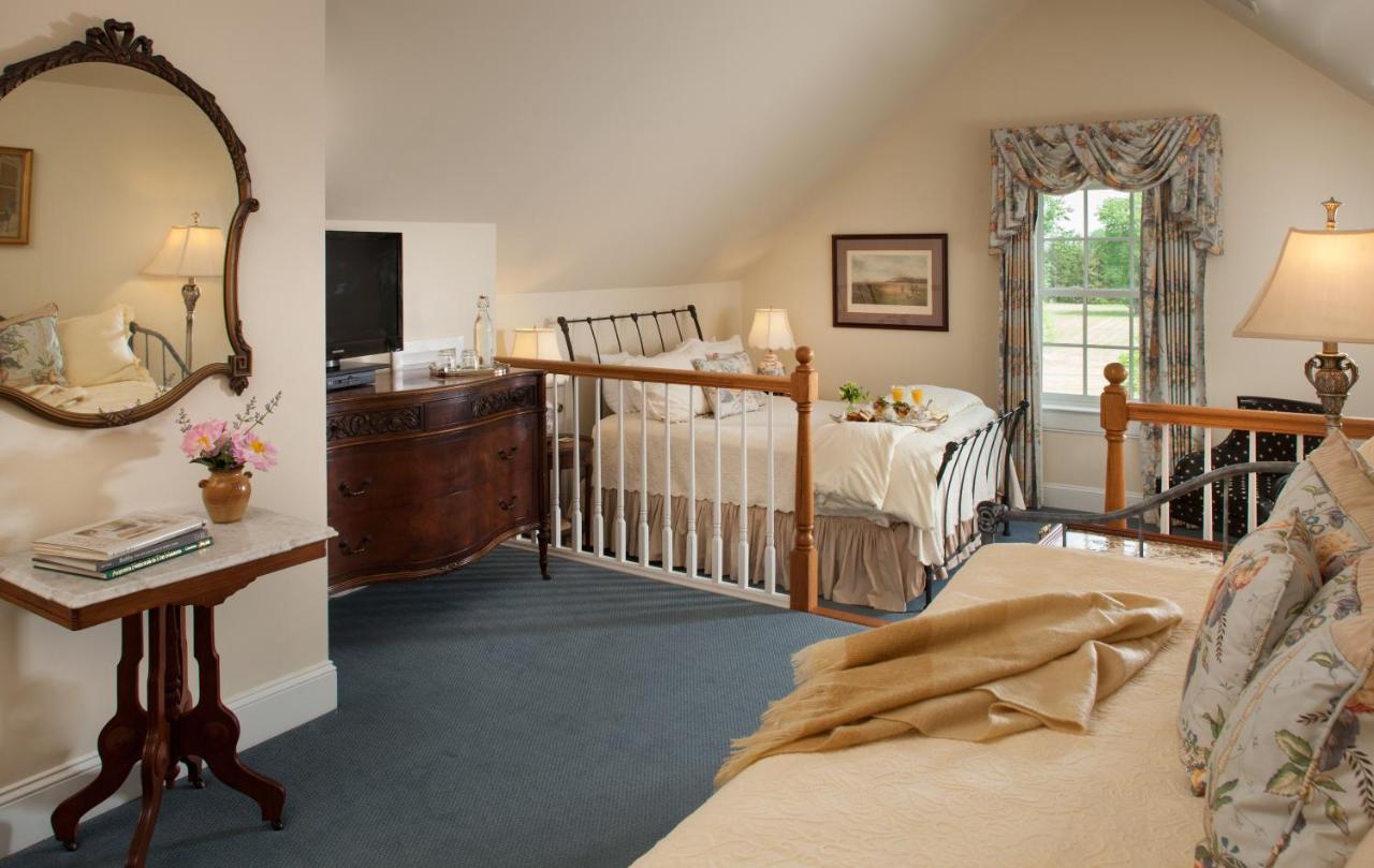 Inn At Warner Hall Gloucester Εξωτερικό φωτογραφία