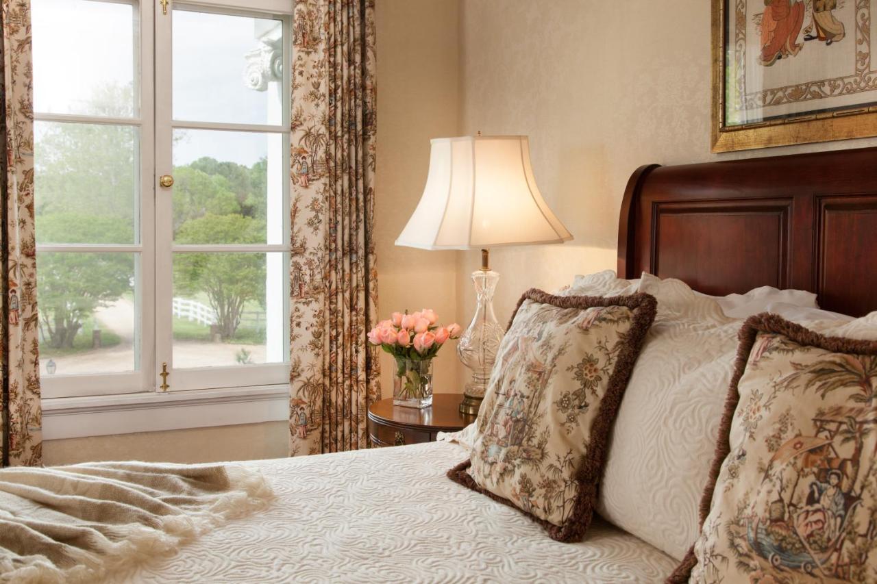 Inn At Warner Hall Gloucester Εξωτερικό φωτογραφία