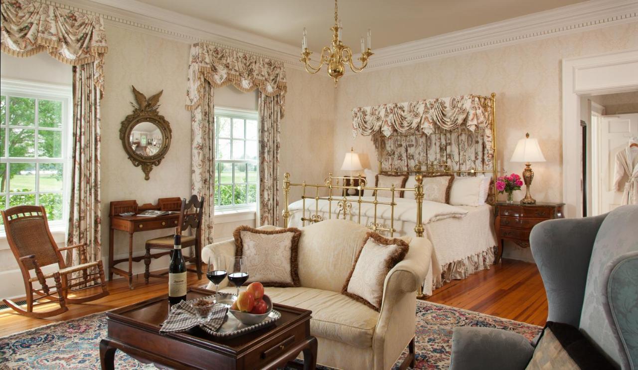 Inn At Warner Hall Gloucester Εξωτερικό φωτογραφία