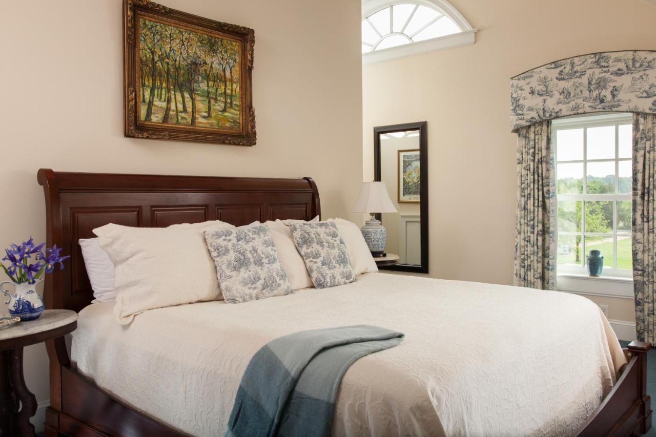 Inn At Warner Hall Gloucester Εξωτερικό φωτογραφία