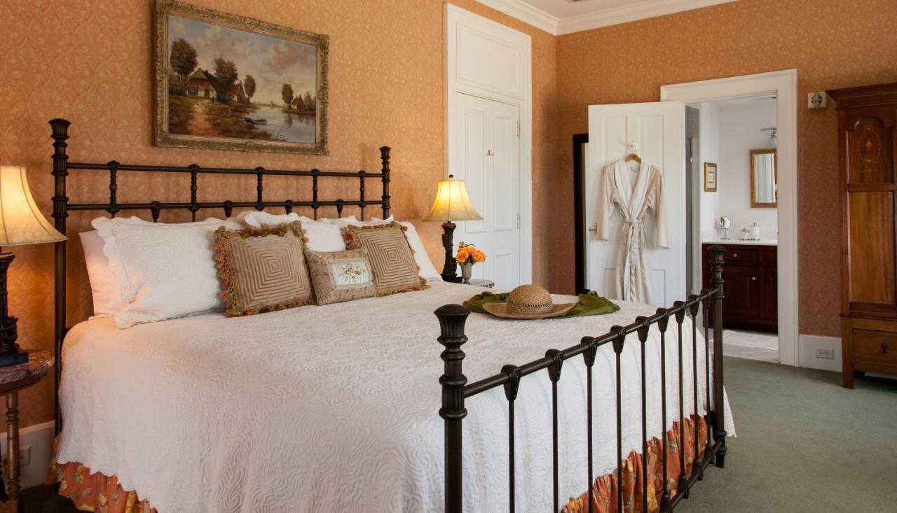 Inn At Warner Hall Gloucester Εξωτερικό φωτογραφία